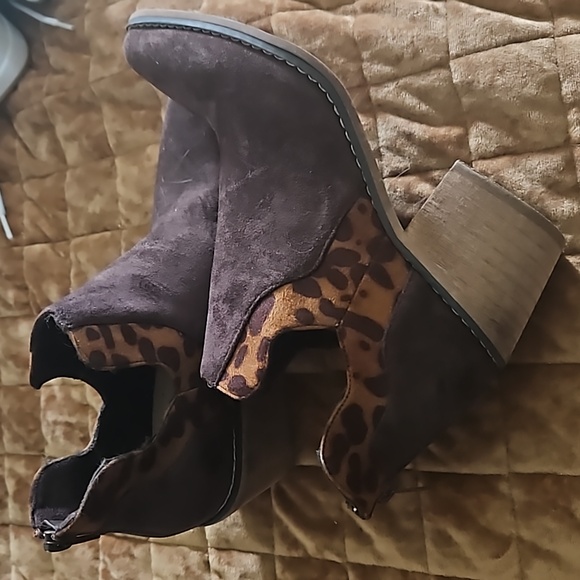 Womens booties - Picture 1 of 4